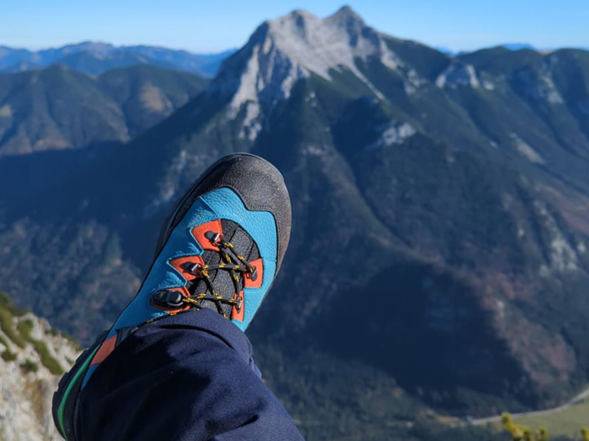 BÄR Schuhe Unisexschuhe Wanderstiefel Bergkomfort WP petrol/orange terracare® Rindnubukleder wasserabweisend, Rindveloursleder Emotionsbild